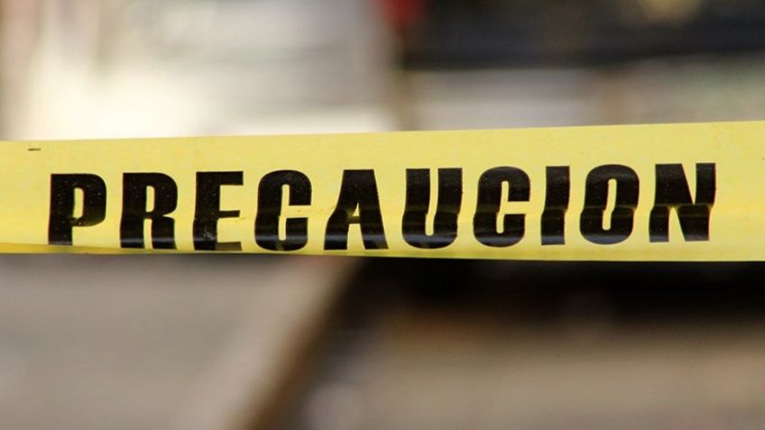 Sicarios privan de la vida a un hombre a la orilla de un camino de terracería en Colima