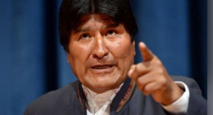¡Se armó la trifulca! El expresidente de Bolivia recibe un sillazo en la cabeza: VIDEO