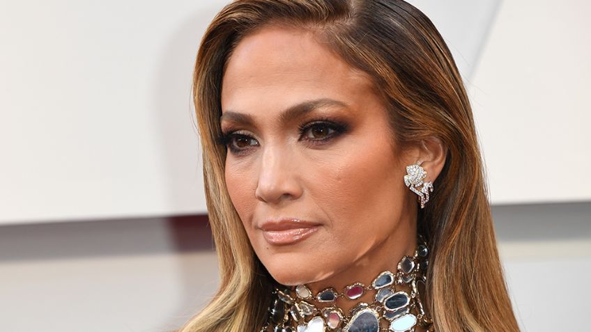 ¡Deslumbrante! Jennifer Lopez conquista Instagram con espectacular y revelador atuendo