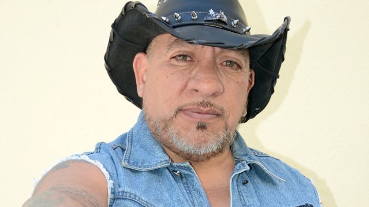 De 'cazafantasmas' a estrella de rock: Carlos Trejo demuestra su talento en el escenario