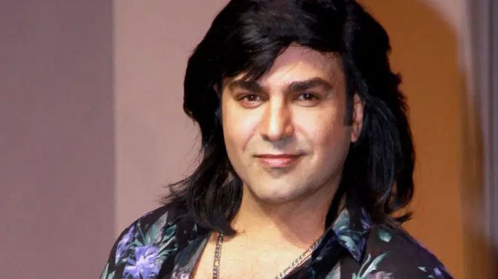 Albertano se exhibe frente a Martha Figueroa; muestra su cuerpo ¡con muy poca ropa!