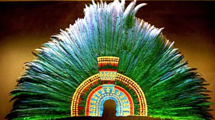 Museo de Viena menciona que no regresará el penacho de Moctezuma en al menos 10 años