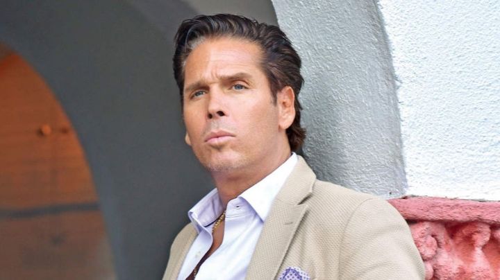 Desde Televisa, Roberto Palazuelos da especial regalo a conductores del programa 'Hoy'