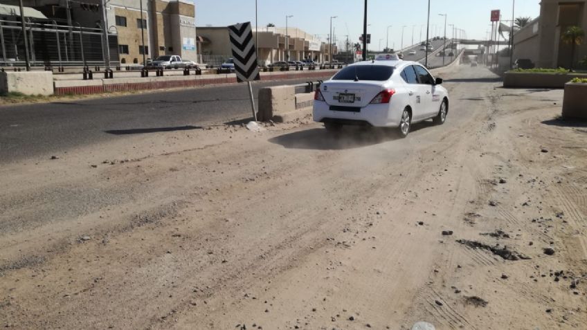 Le sacan la vuelta a los baches en calles de Hermosillo para evitar accidentes