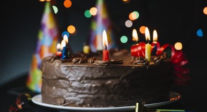 (VIDEO) Niña 'desgreña' a su amiguita por apagar la velita de su pastel de cumpleaños
