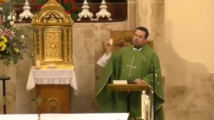(VIDEO) Sacerdote español regaña a feligreses por el diezmo: "Sé quien da y quien no da"