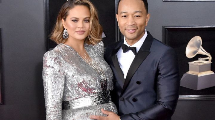 Chrissy Teigen, esposa de John Legend, escribe emotivo ensayo sobre la perdida de su bebé