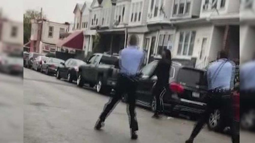 ¿Nuevo abuso policial? Oficiales abaten a hombre afroamericano en Filadelfia