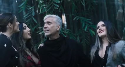 Dinastía Fernández, de fiesta: 'El Potrillo' y sus 3 "amores" unen sus voces en 'Blanca Navidad'