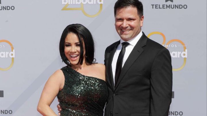 Tras críticas por posar con un joven, Carolina Sandoval se pone tierna con su esposo en redes