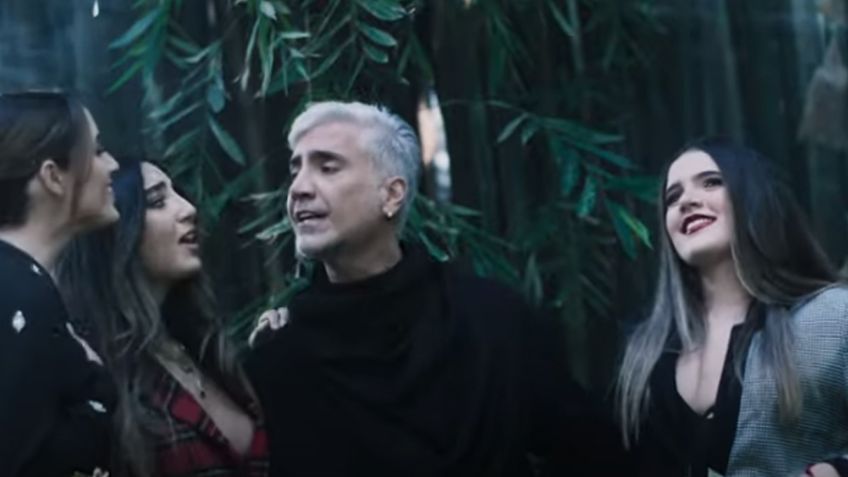 Dinastía Fernández, de fiesta: 'El Potrillo' y sus 3 "amores" unen sus voces en 'Blanca Navidad'