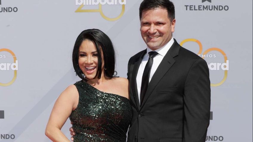 Tras críticas por posar con un joven, Carolina Sandoval se pone tierna con su esposo en redes