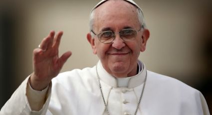 El Vaticano exige explicación a Instagram por el 'Like' del Papa a una modelo en ropa interior