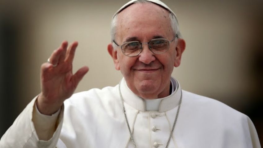 El Vaticano exige explicación a Instagram por el 'Like' del Papa a una modelo en ropa interior