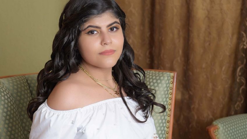 Brianda Nataly festeja sus quince años y se toma una sesión de fotos