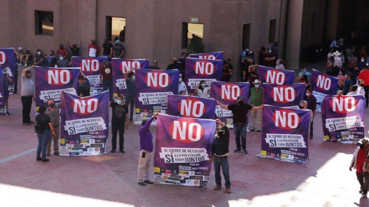 Representantes de bares y cantinas se manifiestan en contra de restricción de horarios