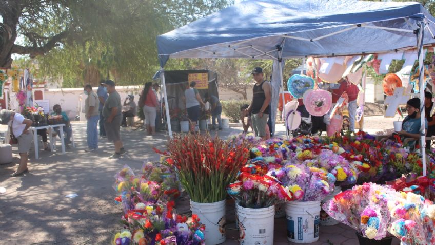 Comerciantes de Guaymas reportan caída en ventas durante el Día de Muertos