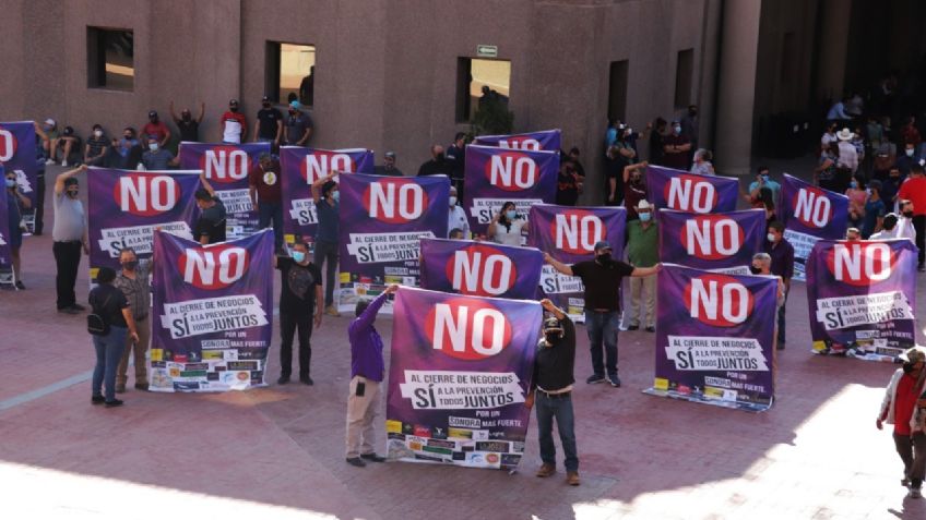 Representantes de bares y cantinas se manifiestan en contra de restricción de horarios