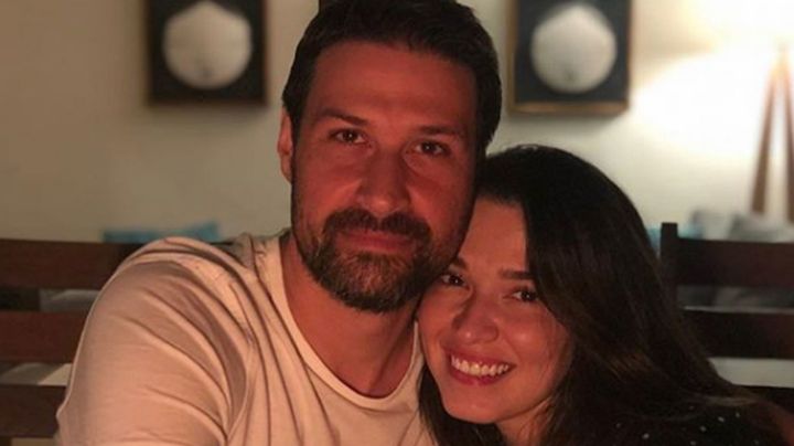 Laura G y su esposo cumplen 4 de casados; lo celebra de esta manera desde casa
