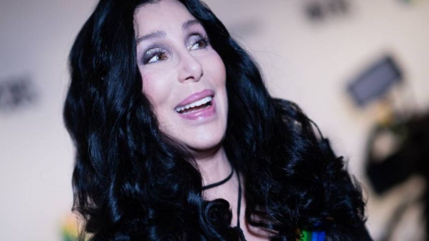 Cher admite que odia envejecer y revela su secreto para lucir joven y radiante a los 74 años