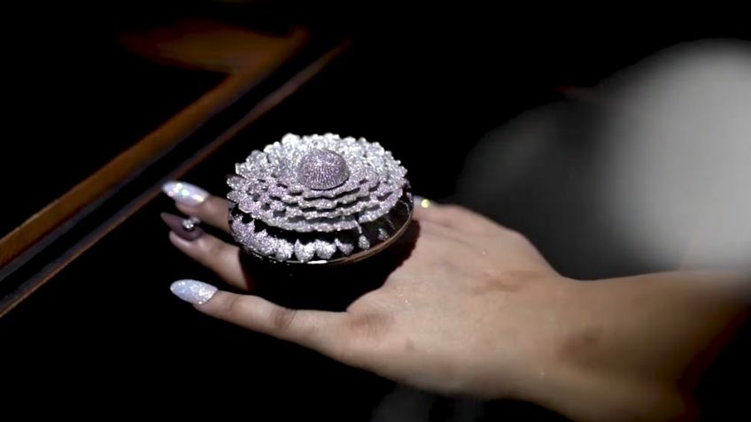 VIDEO: Dan récord Guinness al anillo con más diamantes del mundo; tiene más de 12 mil