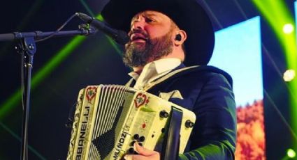 Ricky Muñoz, vocalista de Intocable, se vacuna contra el Covid-19 y narra los efectos secundarios