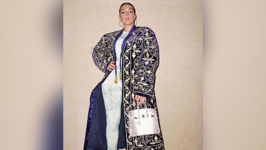 Georgina, novia de Cristiano Ronaldo, enamora desde Dubai en postal navideña