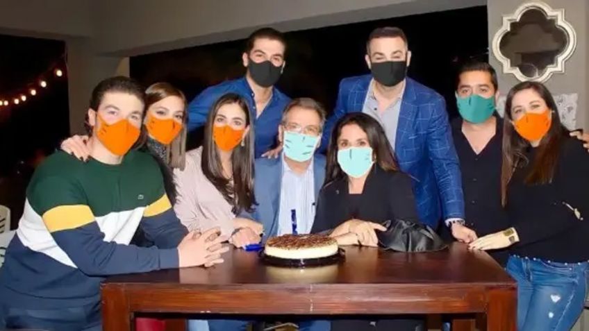 Samuel García es fuertemente criticado al subir una foto con cubrebocas 'photoshopeado'