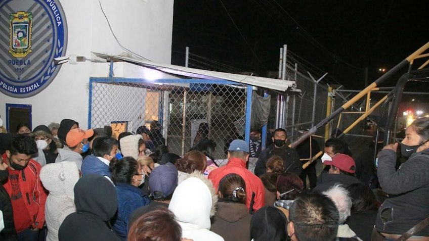 Reos se manifiestan en penal para exigir permiso de visitas y termina en riña; 5 heridos y 1 muerto