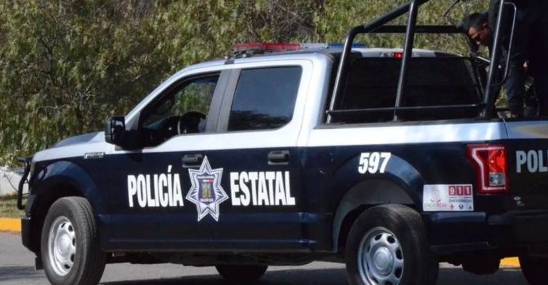 Autoridades trabajan en la escena del crimen