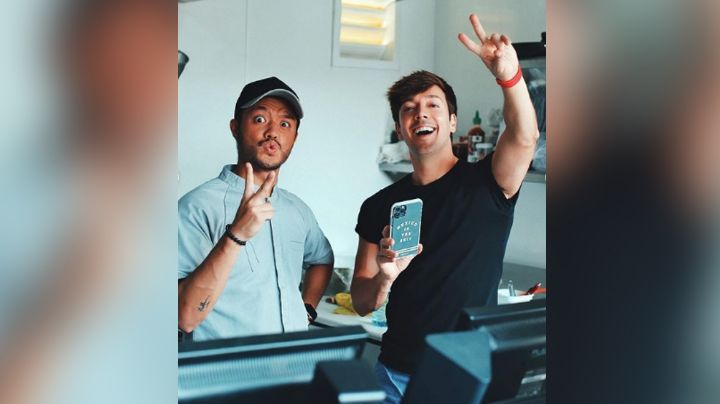 Tras rumores de romance, Roger González y 'El Chino' se lucen de esta manera desde 'VLA'