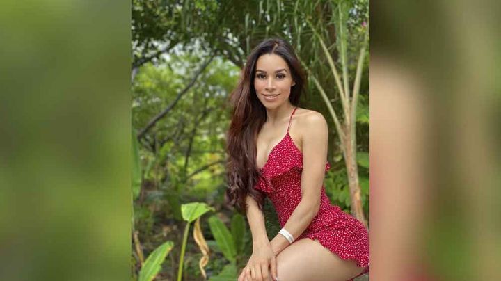 Desde su clóset, Yuliett Torres presume su trabajada figura con llamativos movimientos