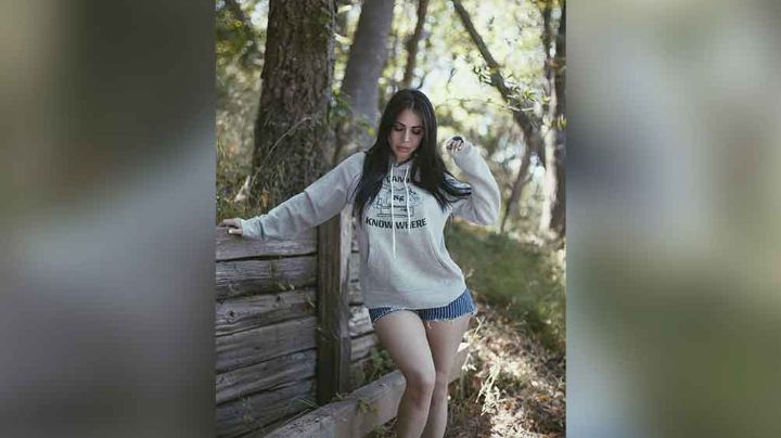 Jimena Sánchez paraliza redes sociales al posar en traje de baño desde el estudio