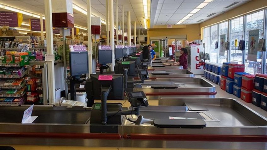 Donante anónimo cubre los gastos de gente necesitada en compras de supermercado