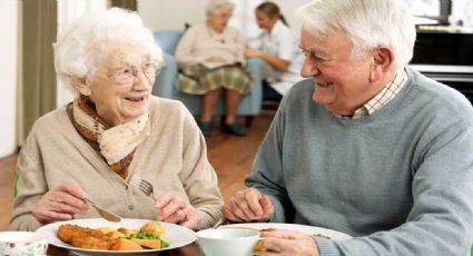 Estos son los alimentos que no deben faltar en la dieta de los adultos mayores