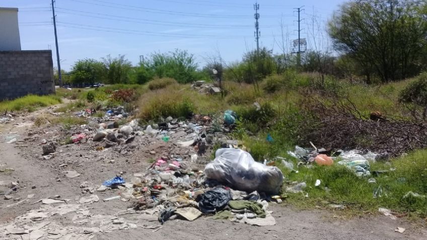 Vecinos de Villas del Cortes, en Hermosillo, se quejan de basurero cerca de sus hogares
