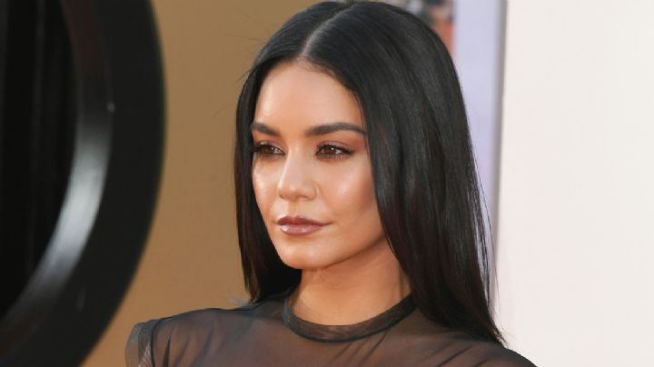 ¡Lo que se pierde Zac Efron! Vanessa Hudgens luce candente con atrevido bikini azul