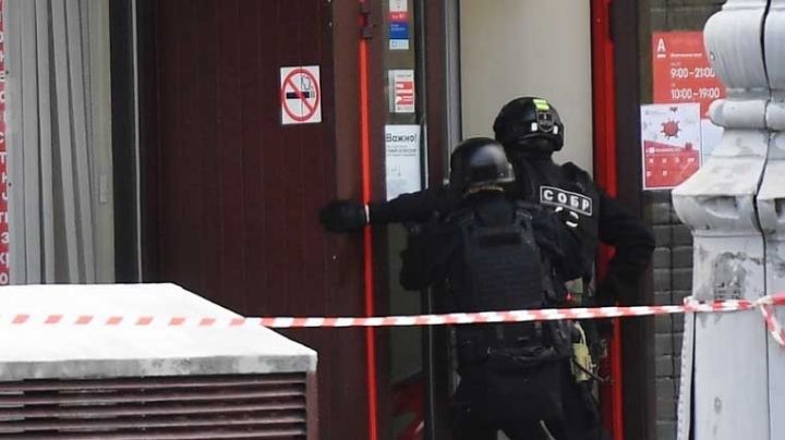 VIDEO: Así se vivió un asalto en banco de Moscú con toma de rehenes y amenaza de bomba