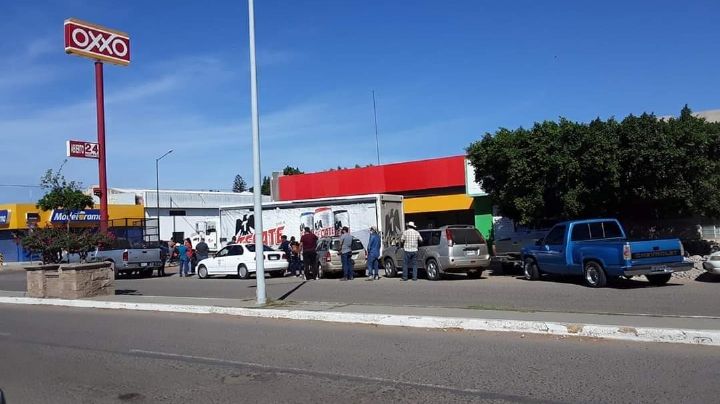 En Navojoa y Huatabampo retan a la pandemia y hacen cola por cerveza