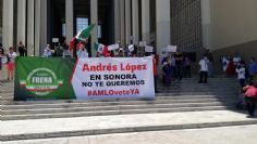 En Hermosillo y Ciudad Obregón marchan por la destitución de López Obrador