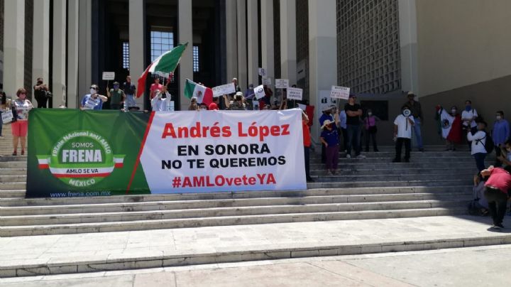 En Hermosillo y Ciudad Obregón marchan por la destitución de López Obrador