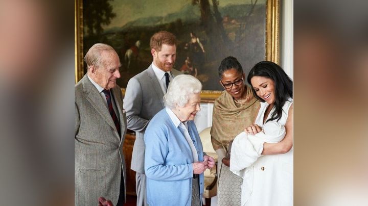 Reina Isabel II y su "fría" felicitación a Archie en su primer cumpleaños