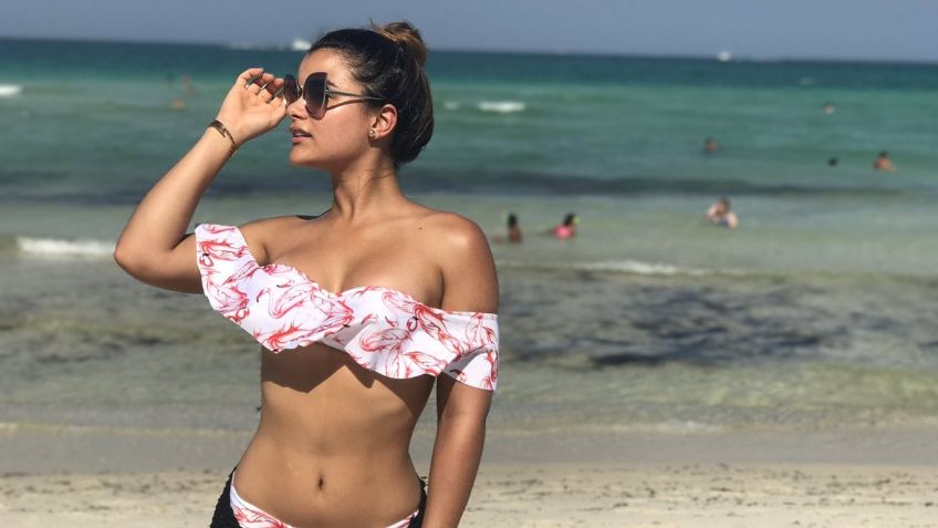 Clarissa Molina comparte íntima fotografía en vestido transparente