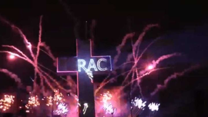 Tultepec rinde homenaje a trabajadores de la salud con espectáculo de luces y pirotecnía