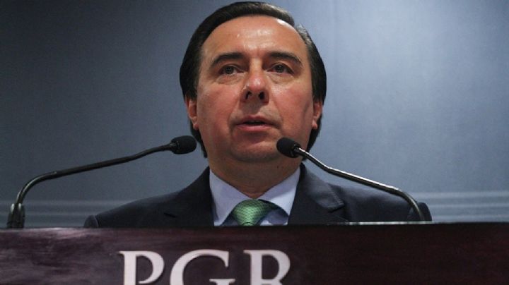 Tomás Zerón, artífice de la 'verdad histórica' de Ayotzinapa, huye de México