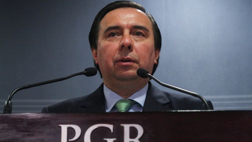 Tomás Zerón, artífice de la 'verdad histórica' de Ayotzinapa, huye de México