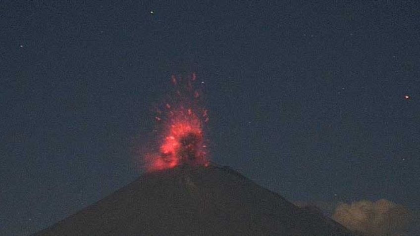 (VIDEO) Popocatépetl: La espectacular explosión nocturna de 'Don Goyo'