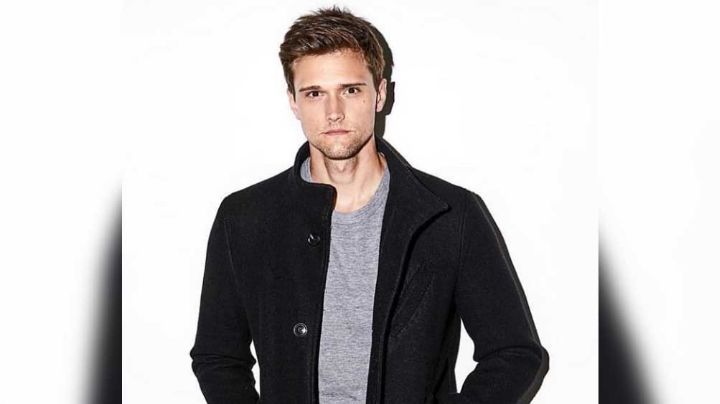 Actor de 'The Flash' es despedido por antiguos mensajes misóginos y racistas en Twitter