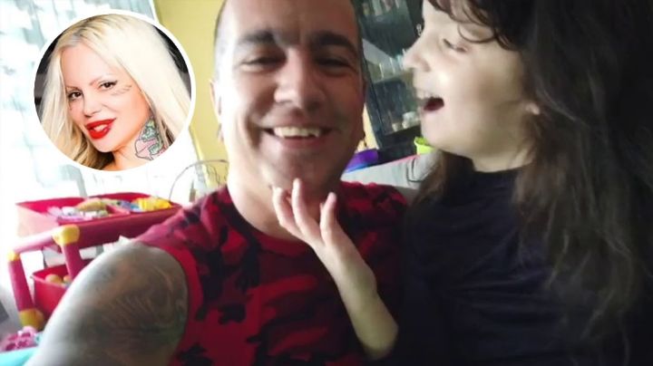 "Sabrina deposita poco": Erick Farjeat vende cubrebocas para mantener a su hija