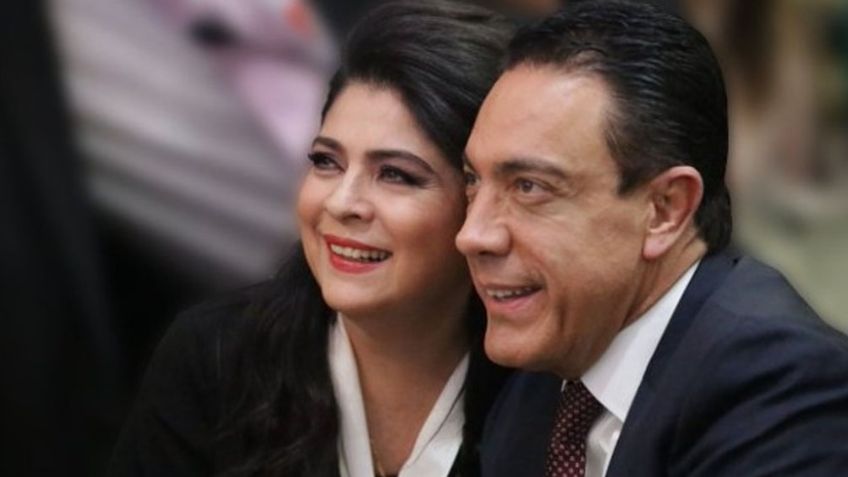 Omar Fayad no oculta su amor y le canta tremenda serenata a Victoria Ruffo